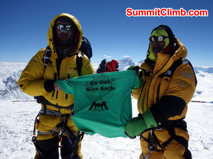 Team at the summit of cho oyu. Photo Farzin
